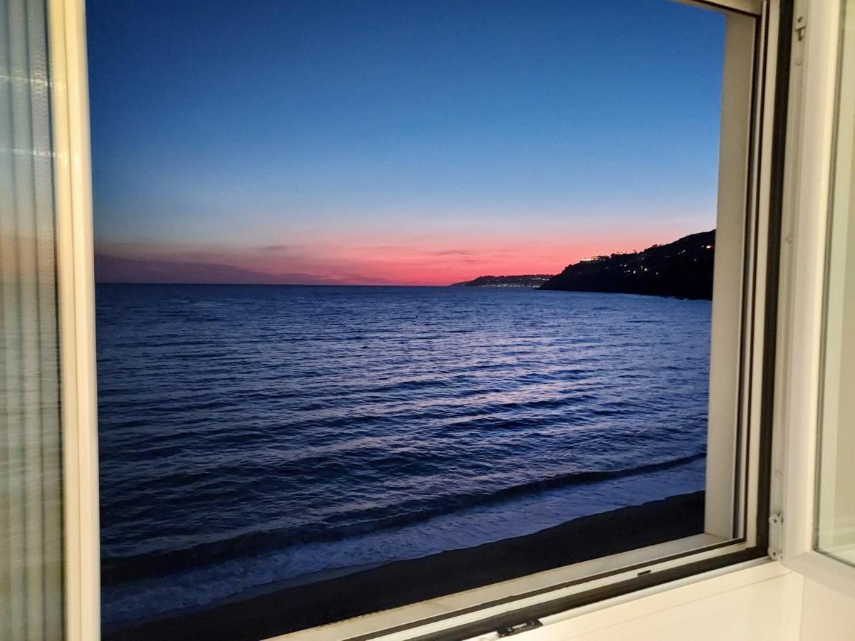 Ocean Beach Salobrena Luaran gambar